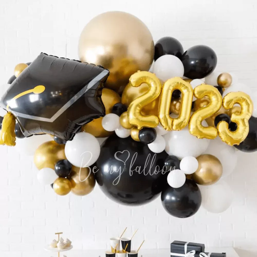 مجموعة بالونات "تخرج"