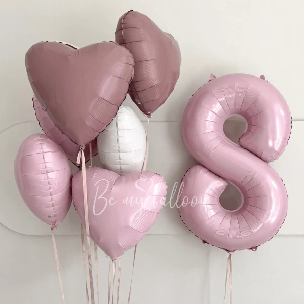 باقة بالونات لابنة عمرها 8 سنوات