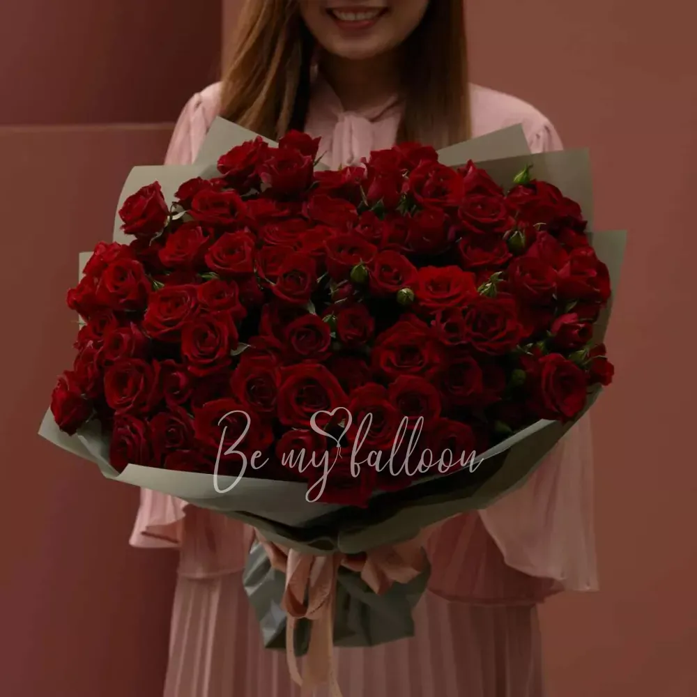 هذا المزيج الكلاسيكي من رذاذ الورد الأحمر