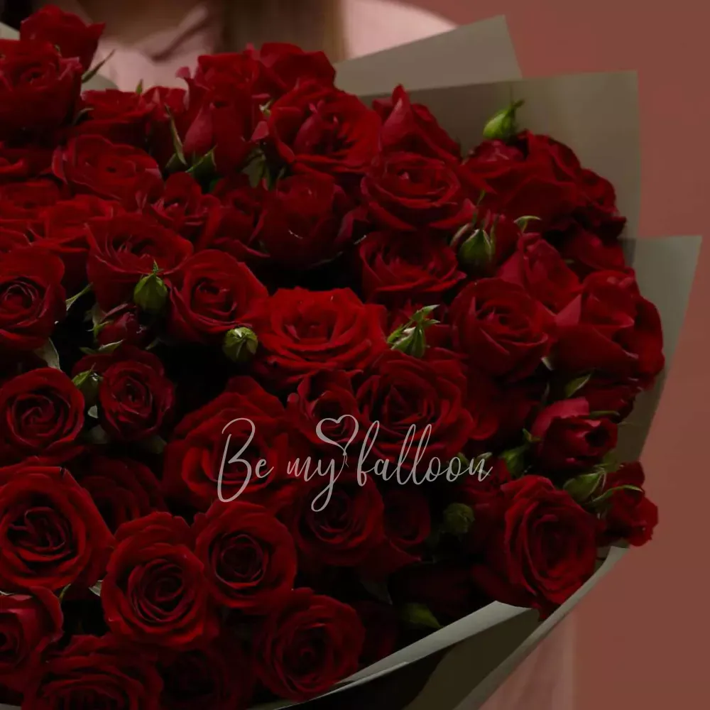 هذا المزيج الكلاسيكي من رذاذ الورد الأحمر