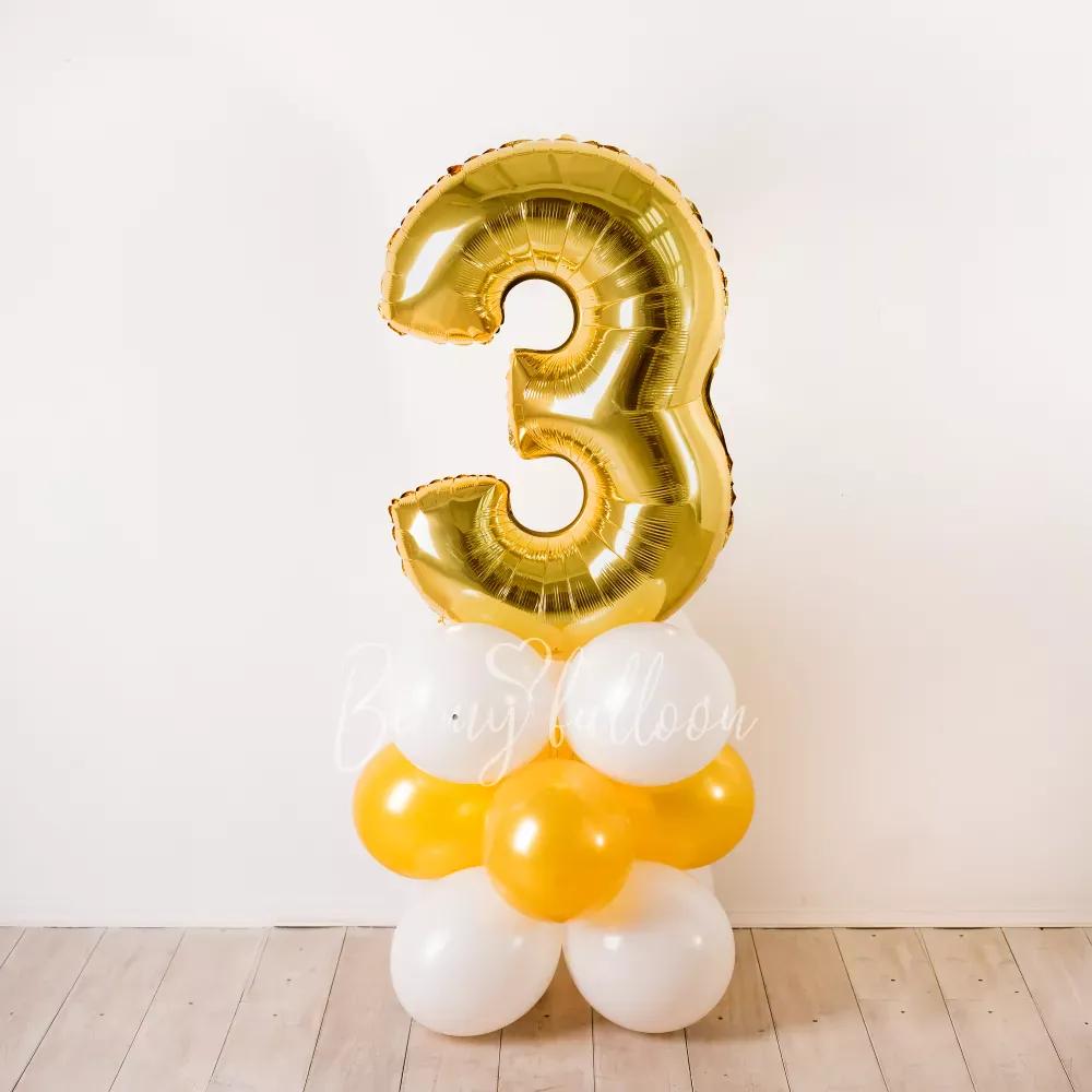 Композиция из шаров с цифрой