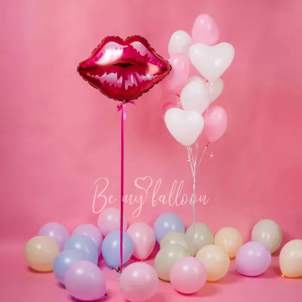 Набор шаров Губы с букетом шаров пастельных цветов