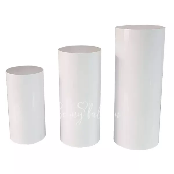 3 круглых стойки